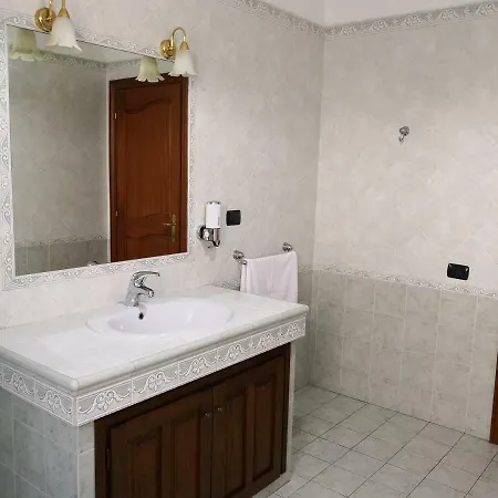 Martina ساردارا